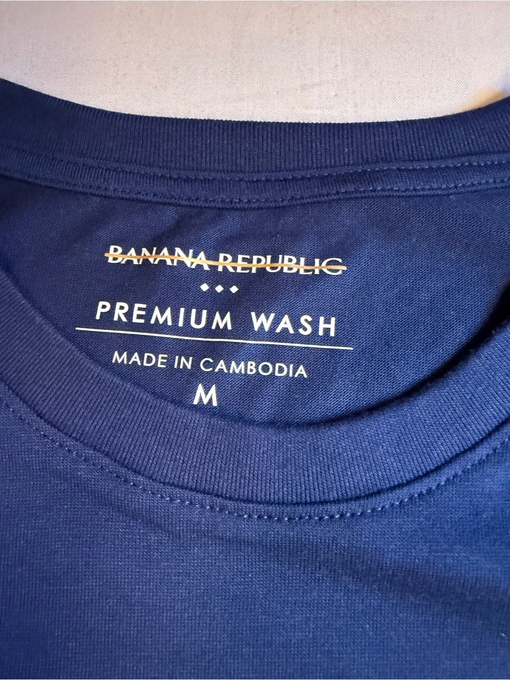 Banana Republic Men's Navy T-Shirt with Yellow Logo